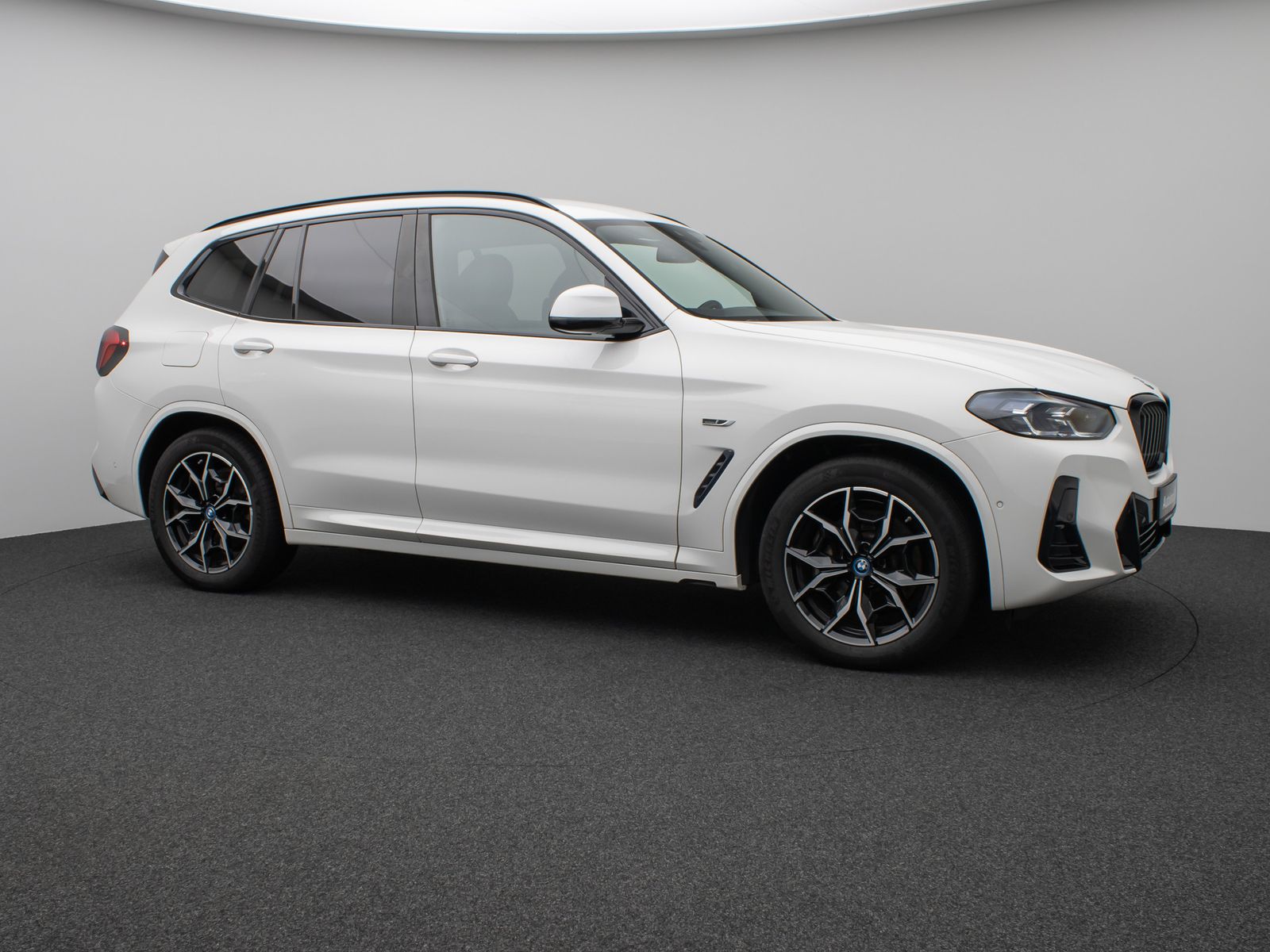 Fahrzeugabbildung BMW X3 xD30e M Sport Kamera DAB HiFi Fernlichtassist