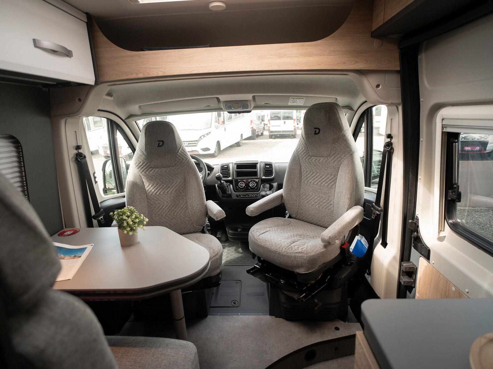 Fahrzeugabbildung Dethleffs Globetrail 600 DK Fiat Dieselheiz/Rahmenfenster
