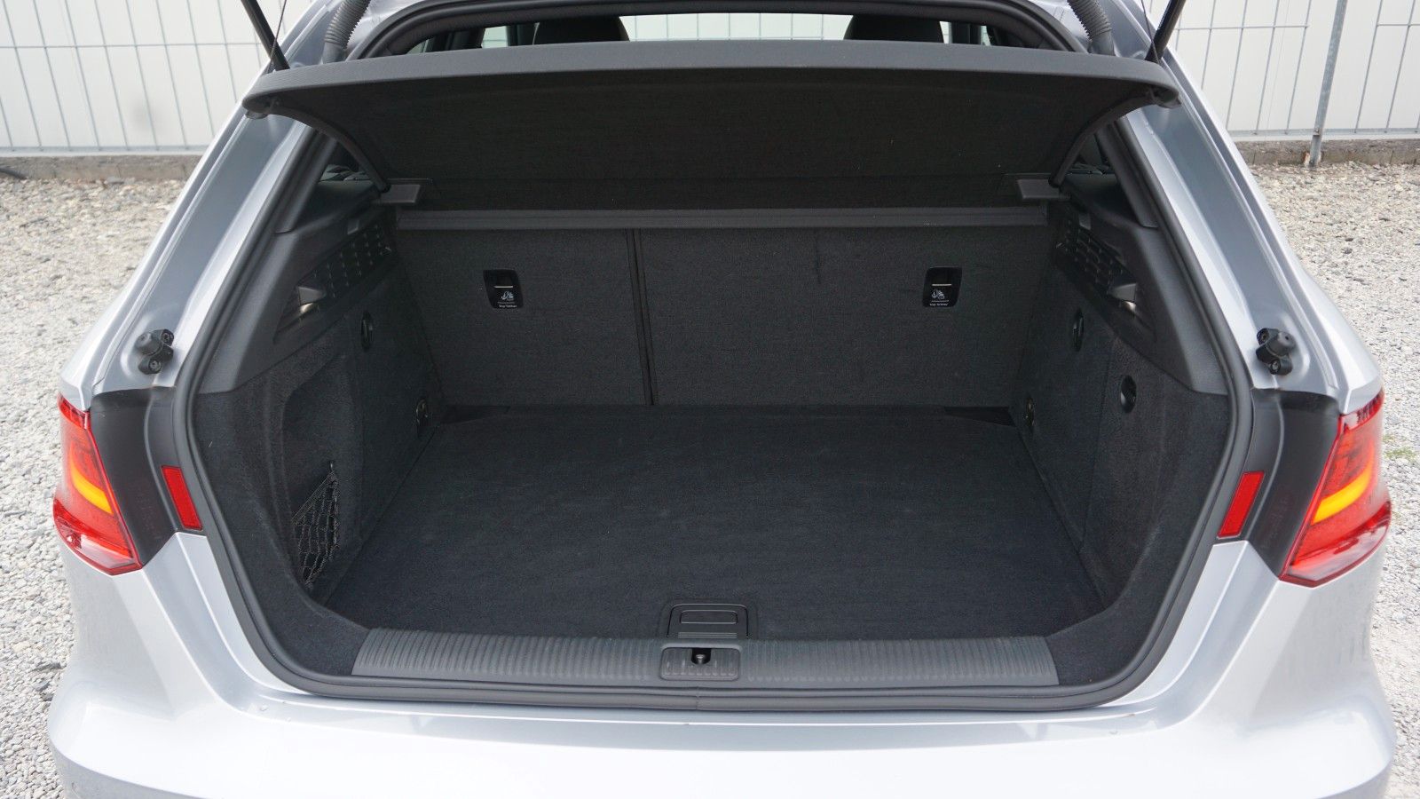 Fahrzeugabbildung Audi S3 Sportback 2.0 TFSI quattro, Leder, Navi, B&O