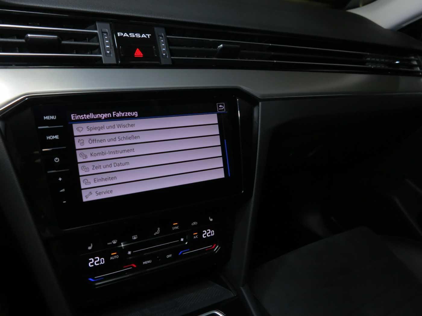 Volkswagen Passat Variant 2.0 TDI SCR DSG7 Elegance Navi