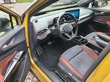 Volkswagen Pano HUD AHK Vollausstattung Neuwertiger Zustand - mit Elektro-Antrieb: Gelb, Geländewagen
