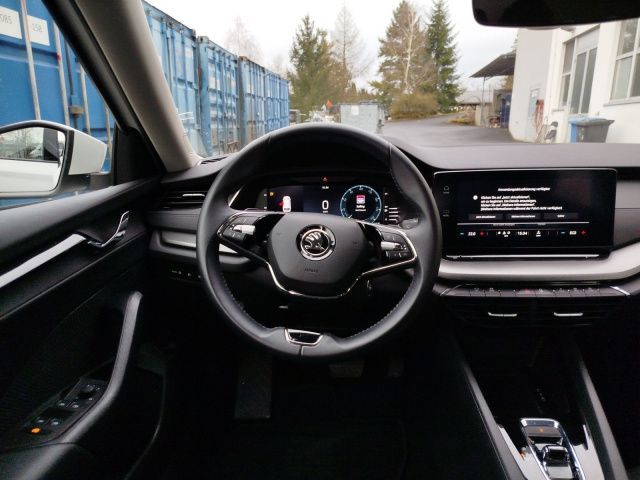 Fahrzeugabbildung SKODA Octavia Combi Ambition OCT.COM iV AMB