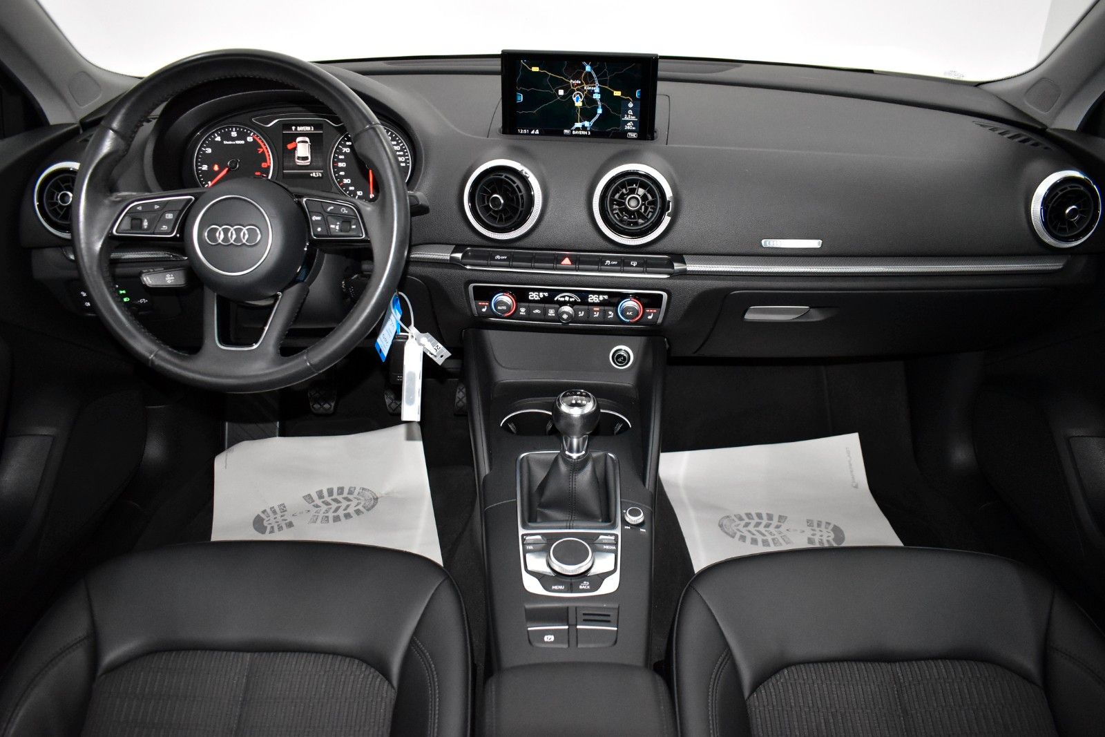 Fahrzeugabbildung Audi A3 design Navi,Bi-Xenon,SH,PDC,AHK