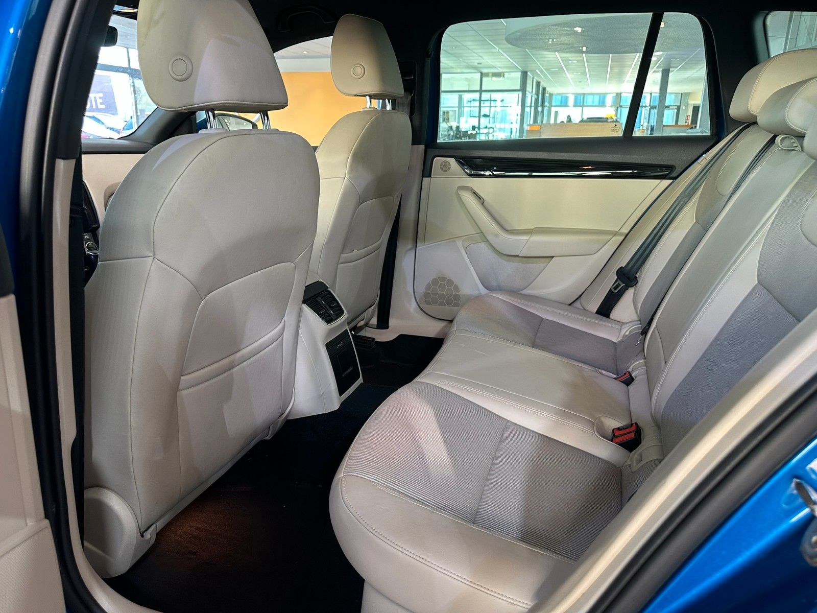 Fahrzeugabbildung SKODA Octavia Combi Style 1.5TSI LED/NAVI/SHZ/AHK