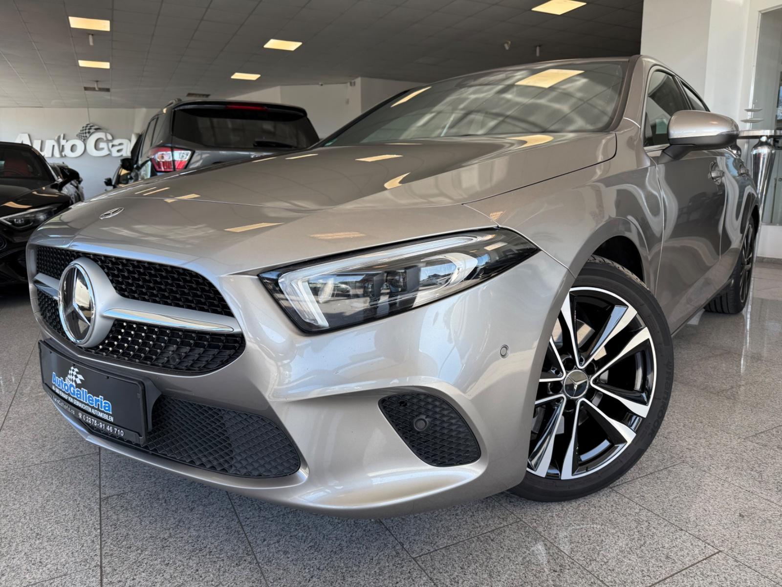 Mercedes-Benz A 220 4Matic Automatik LED Head-UP ACC Navi SHZ