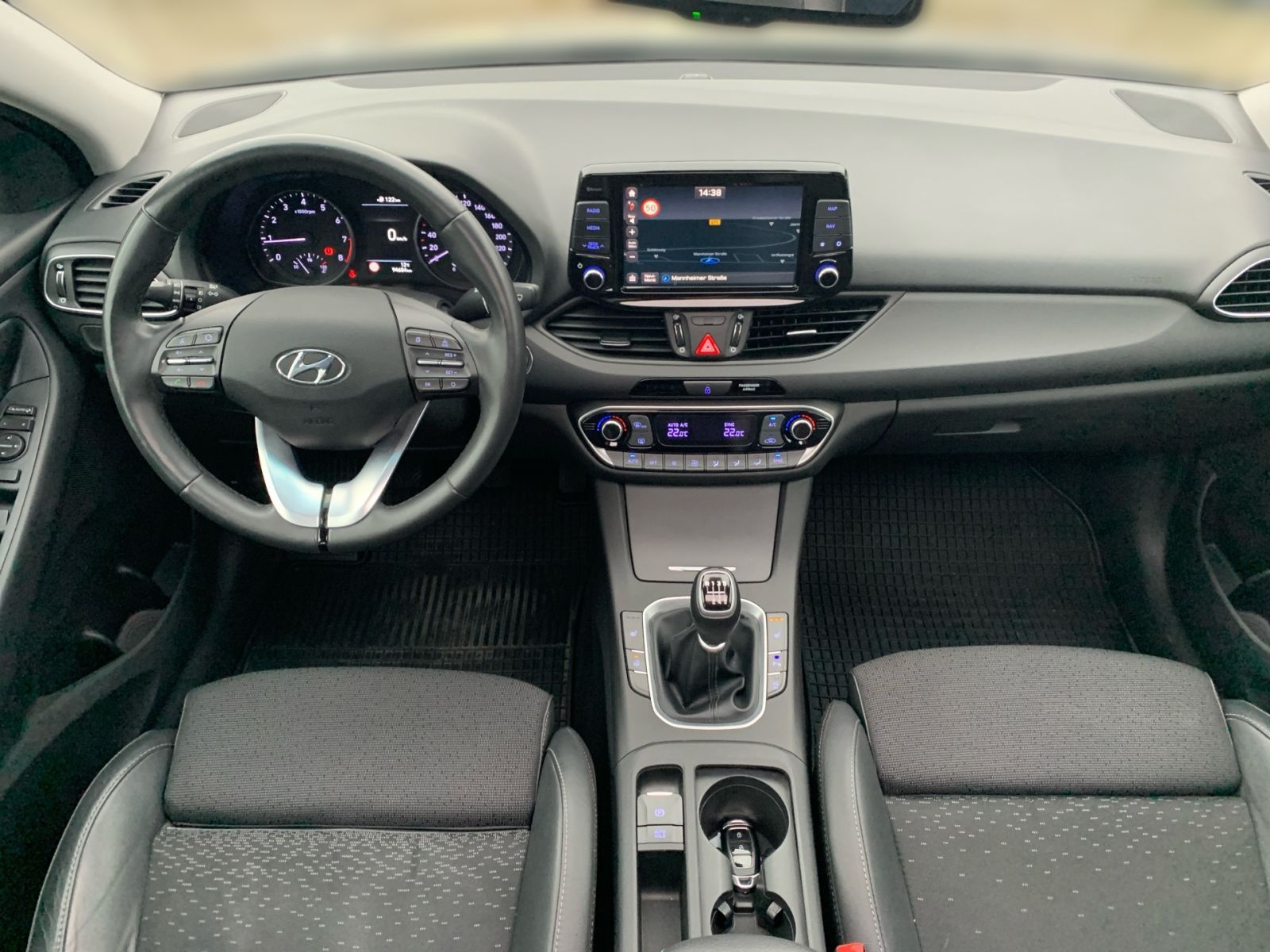 Fahrzeugabbildung Hyundai i30 Fastback 1.4 T-GDI Premium Navi Pan.Dach