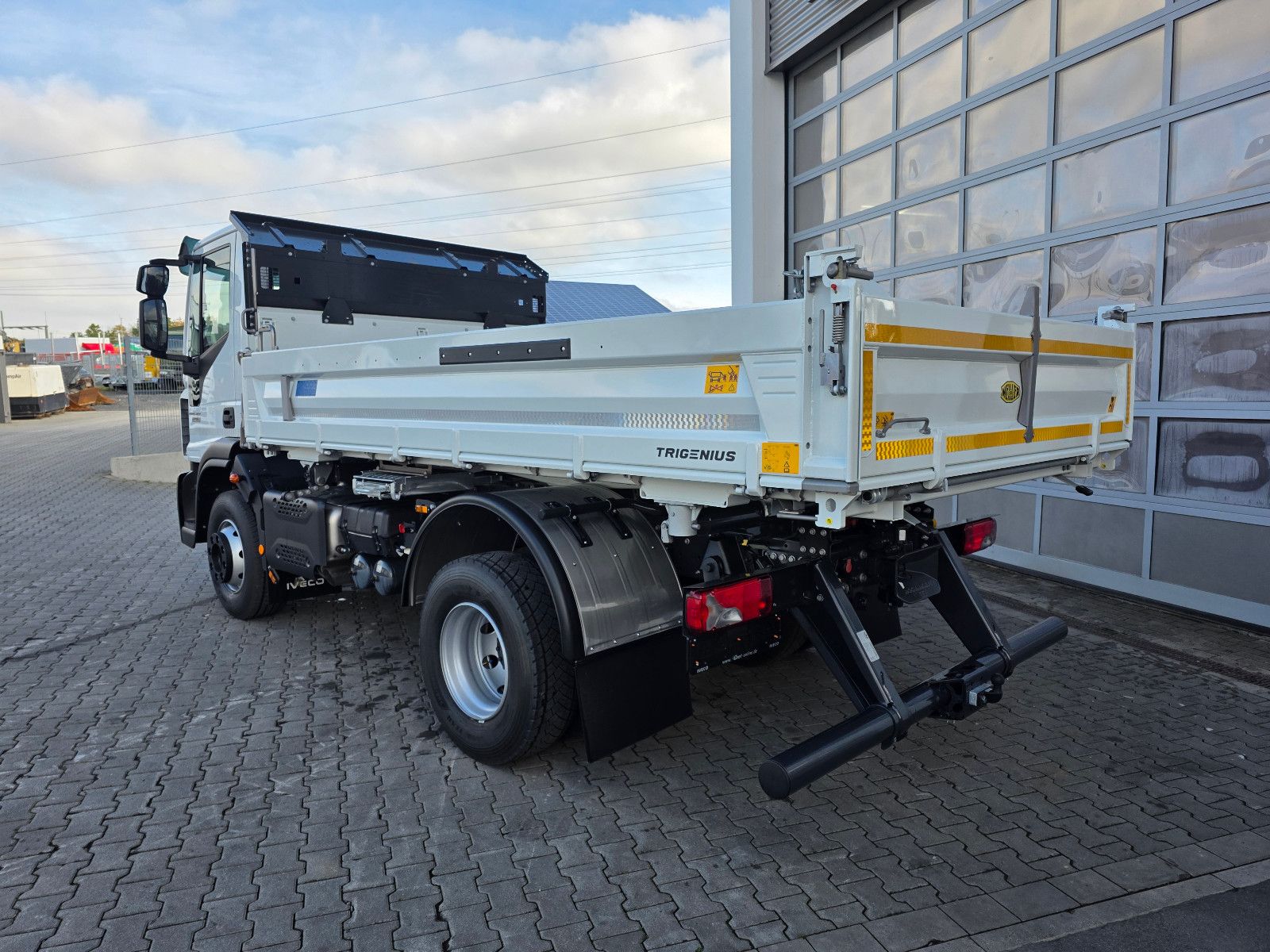 Fahrzeugabbildung Iveco Eurocargo ML160E32 4x2 Kipper, Klima, 2 x AHK