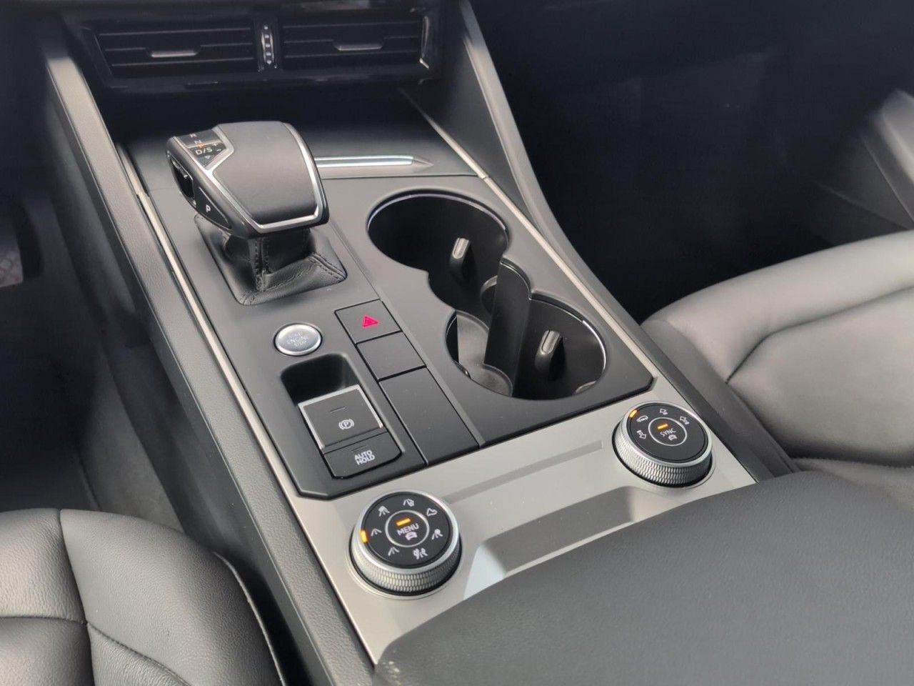 Touareg V6 3.0 TDI Klima Navi Leder