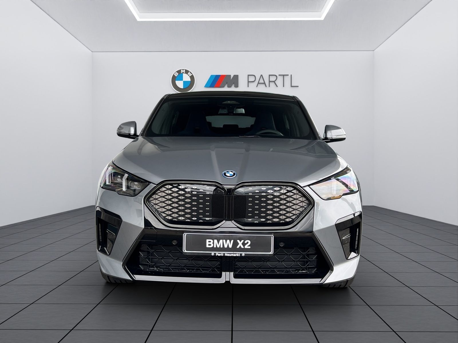 BMW iX2 xDrive30 M Sport + Pro NAVI LED PANO AHK HUD imagem 2