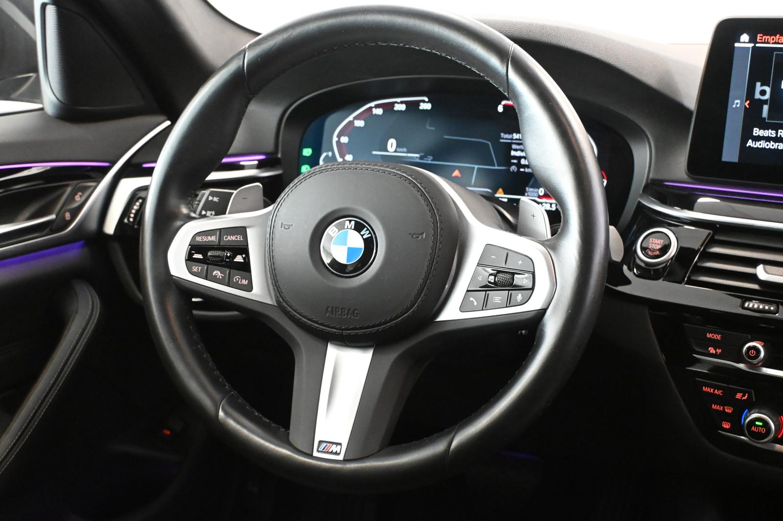 BMW 530 d*M-LENKR*KAMERA*LEDER*ACC*KEYLESS*CARPLAY