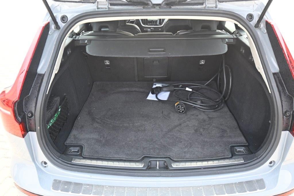 Fahrzeugabbildung Volvo V60 T6 PHEV Essential AWD*AHK*PDC*LHZG*