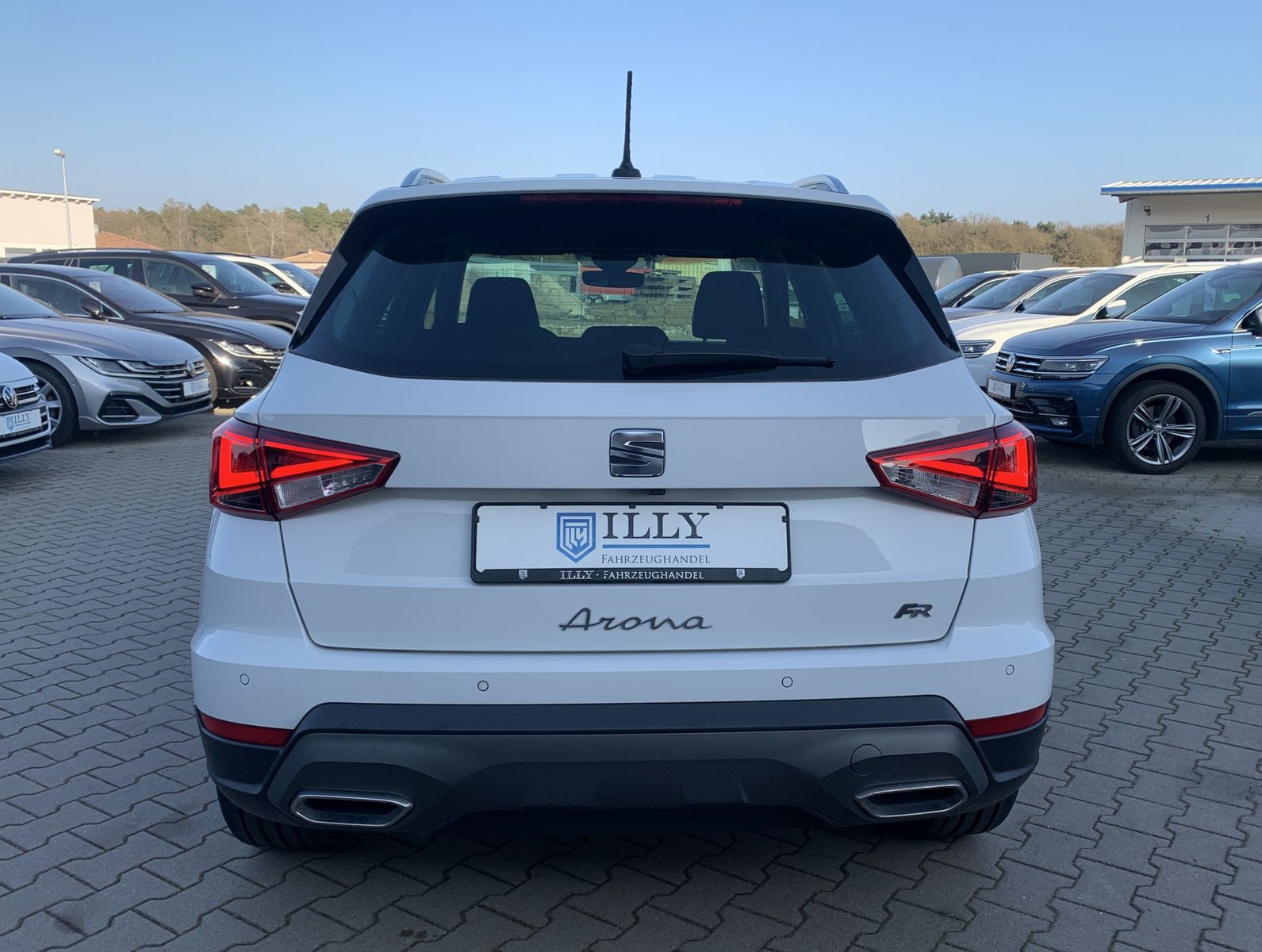 Fahrzeugabbildung SEAT Arona 1.5 TSI*FR*Beats*LED*AHK*Cam*ACC*