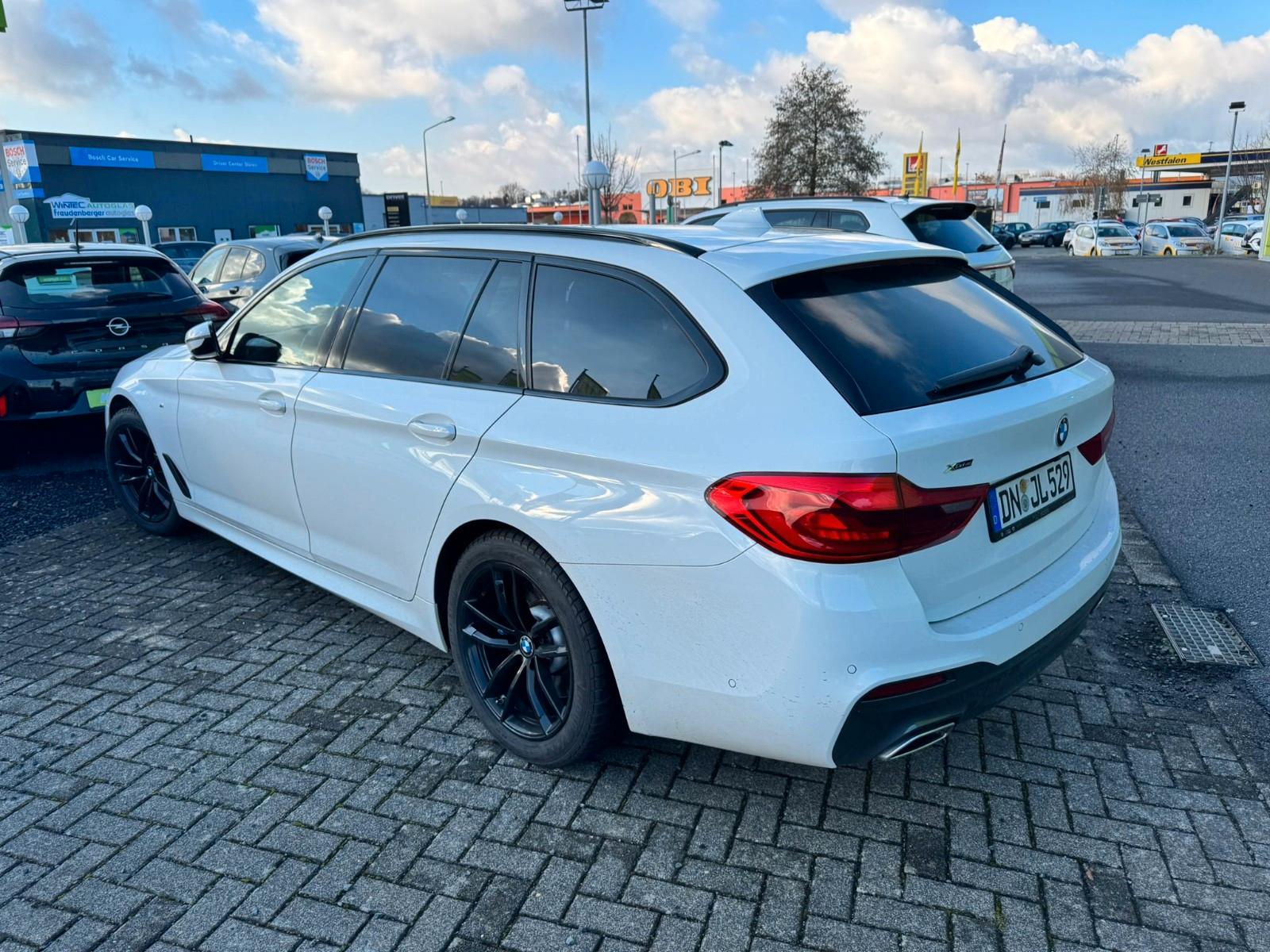 BMW 530d xDrive Touring M Sportpaket Pano AHK ACC 