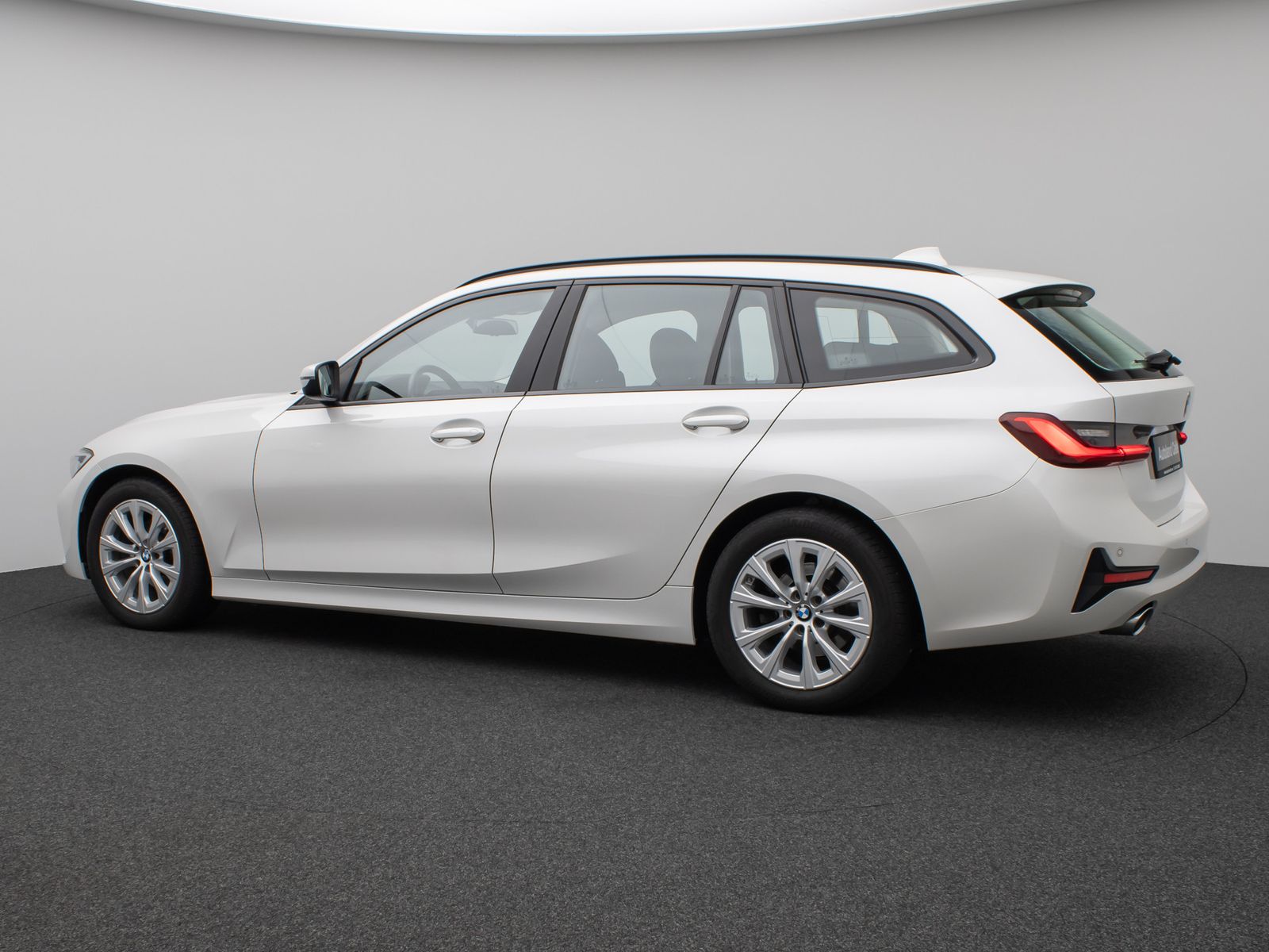 Fahrzeugabbildung BMW 320d xD DAB CockPitPro Stop&Go Alarm PDC Sport