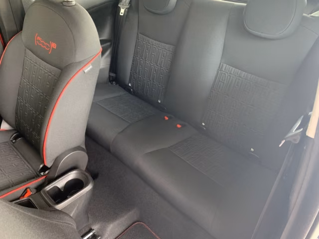 Fiat 500e Cabrio Red Navi Digitales Cockpit Klimaauto