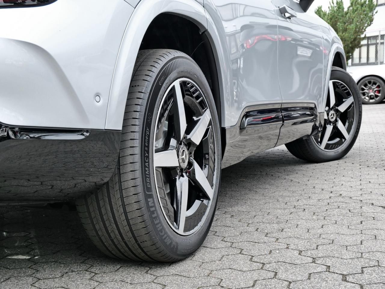 Mercedes-Benz GLB 350 4MATIC mit EQ Technologie Distronic foto 5