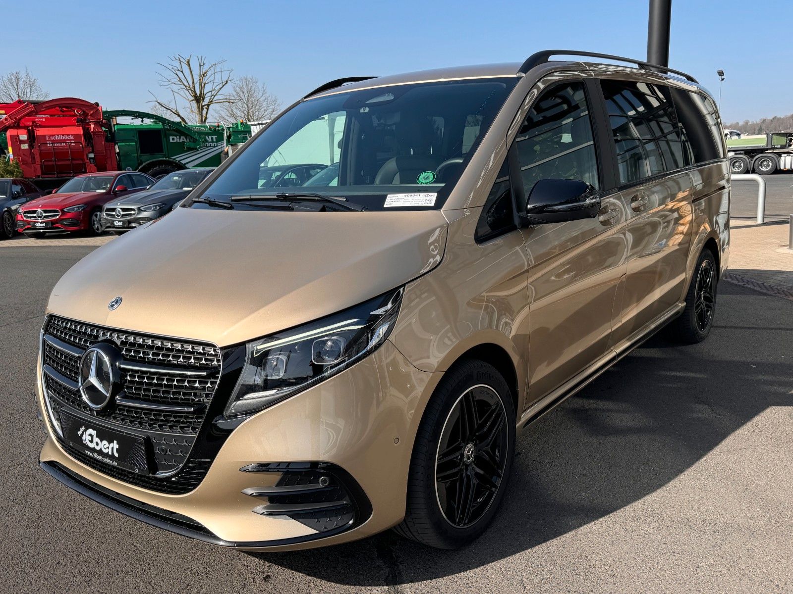 Fahrzeugabbildung Mercedes-Benz V 300 d 4MATIC AVA AMG AIRMATIC AHK DISTRONIC