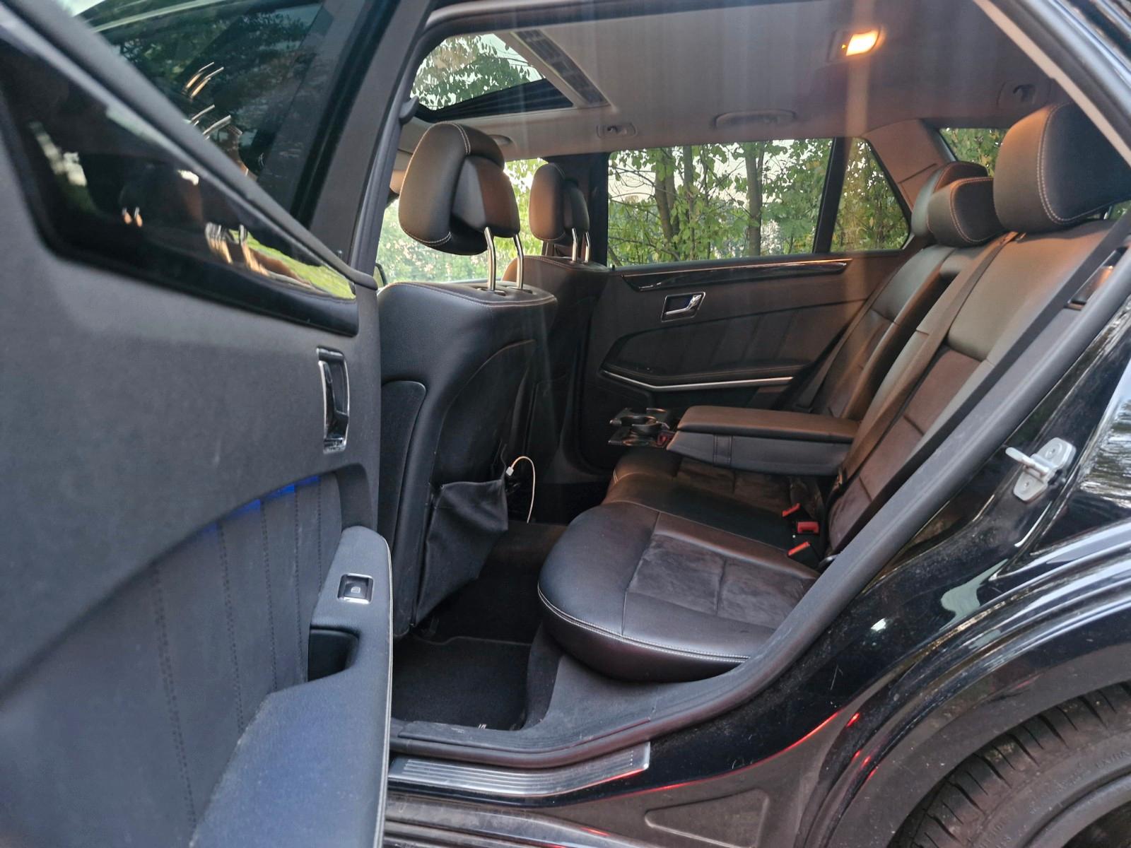 Mercedes-Benz E250 2010 — салон