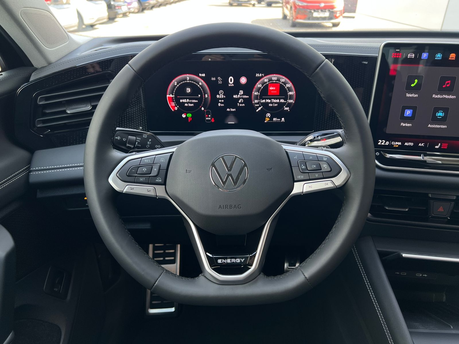 Fahrzeugabbildung Volkswagen Tiguan  ENERGY 2.0 TDI DSG *AHK, Navi, Travel As