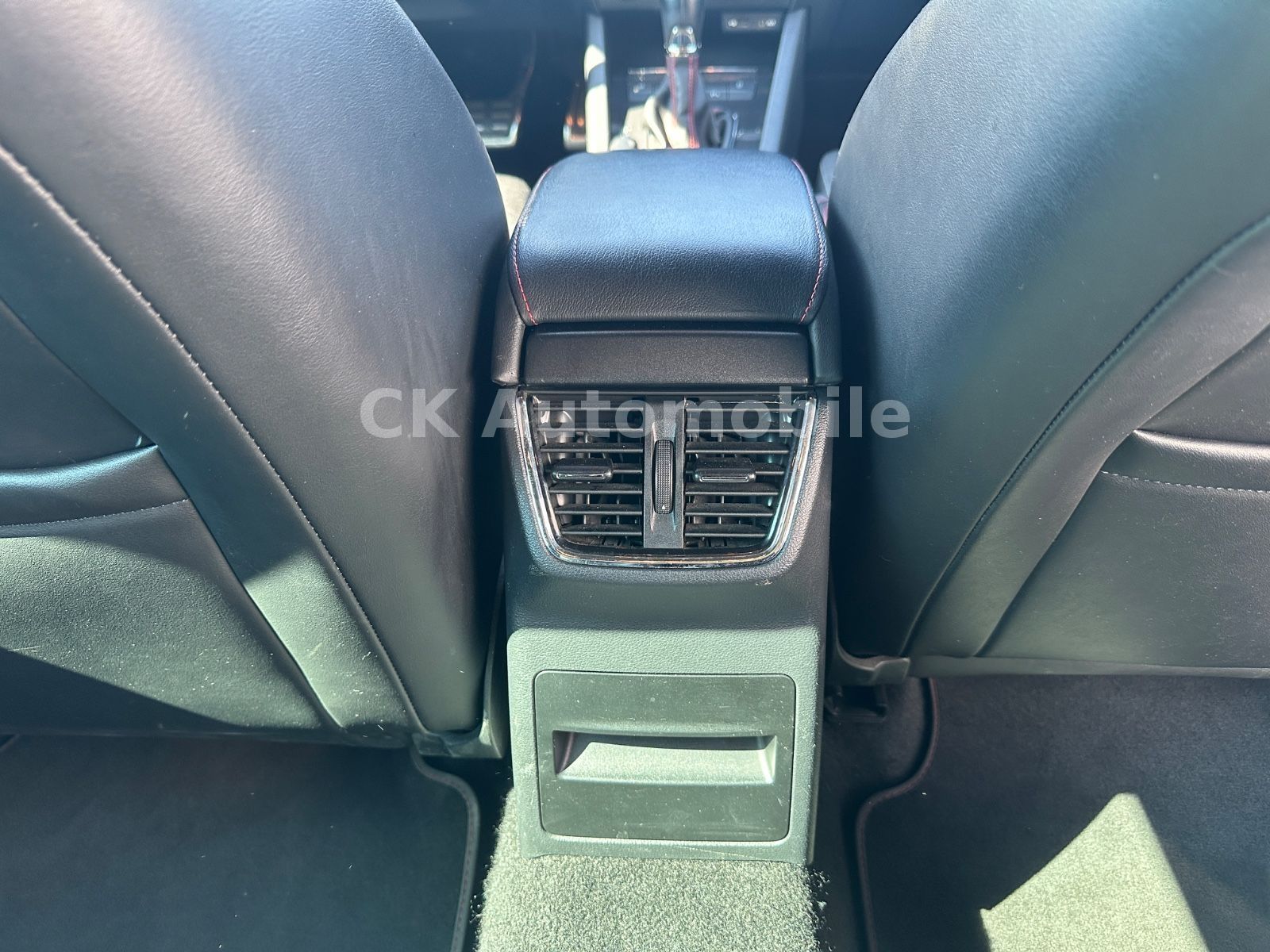Fahrzeugabbildung SKODA Octavia Combi RS 2.0 TDI DSG/Navi/Bi-Xenon/PDC