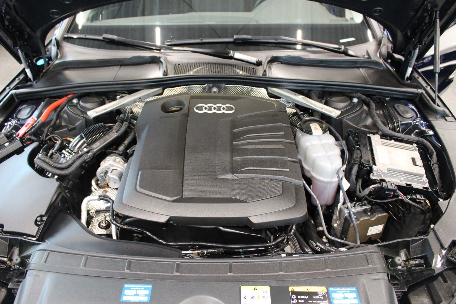 Fahrzeugabbildung Audi A4 40 TDI S tronic  Avant*Kamera*Navi*Ambiente.