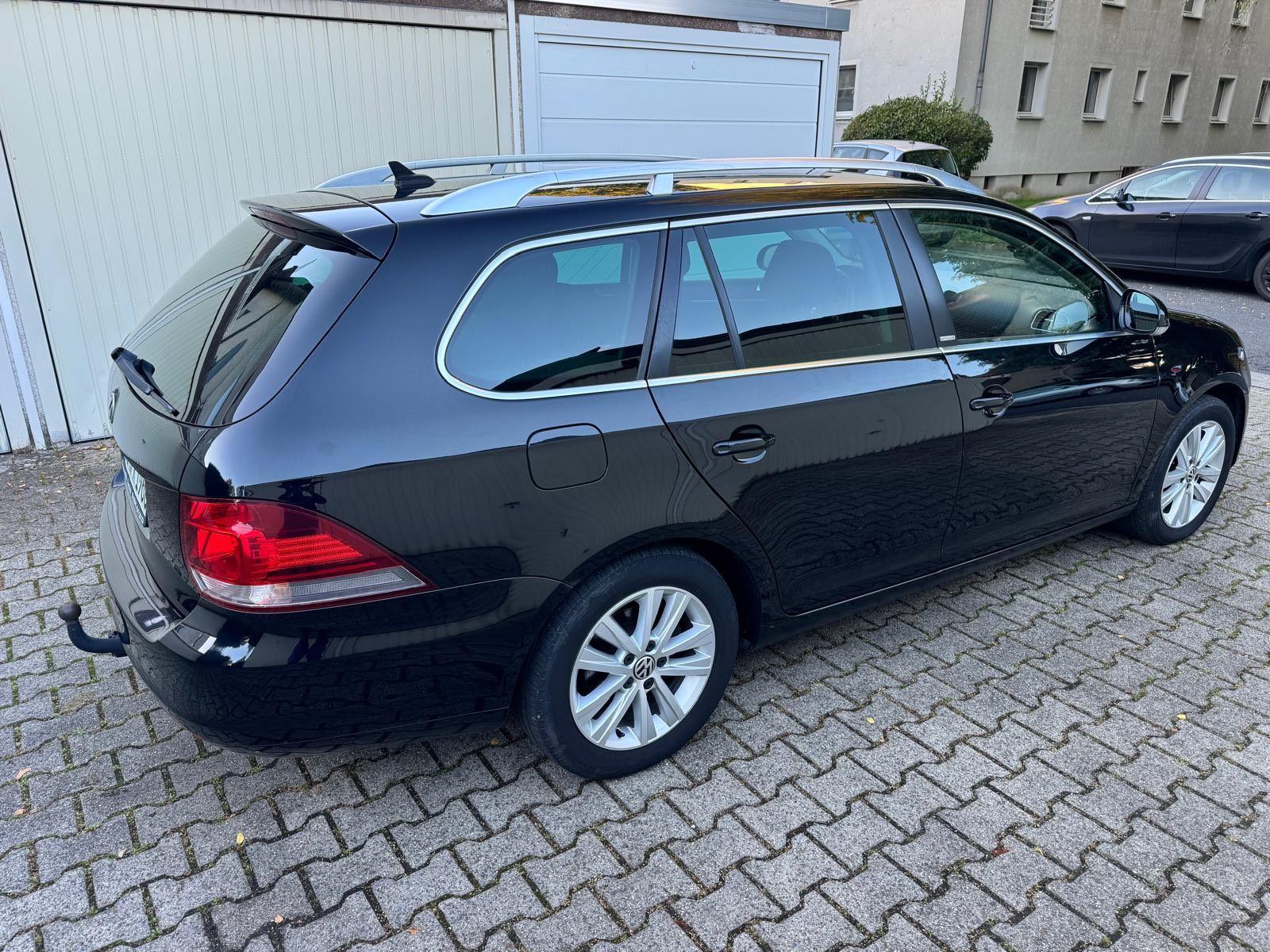 Volkswagen Golf 2012 — engine 105 HP (77kW)