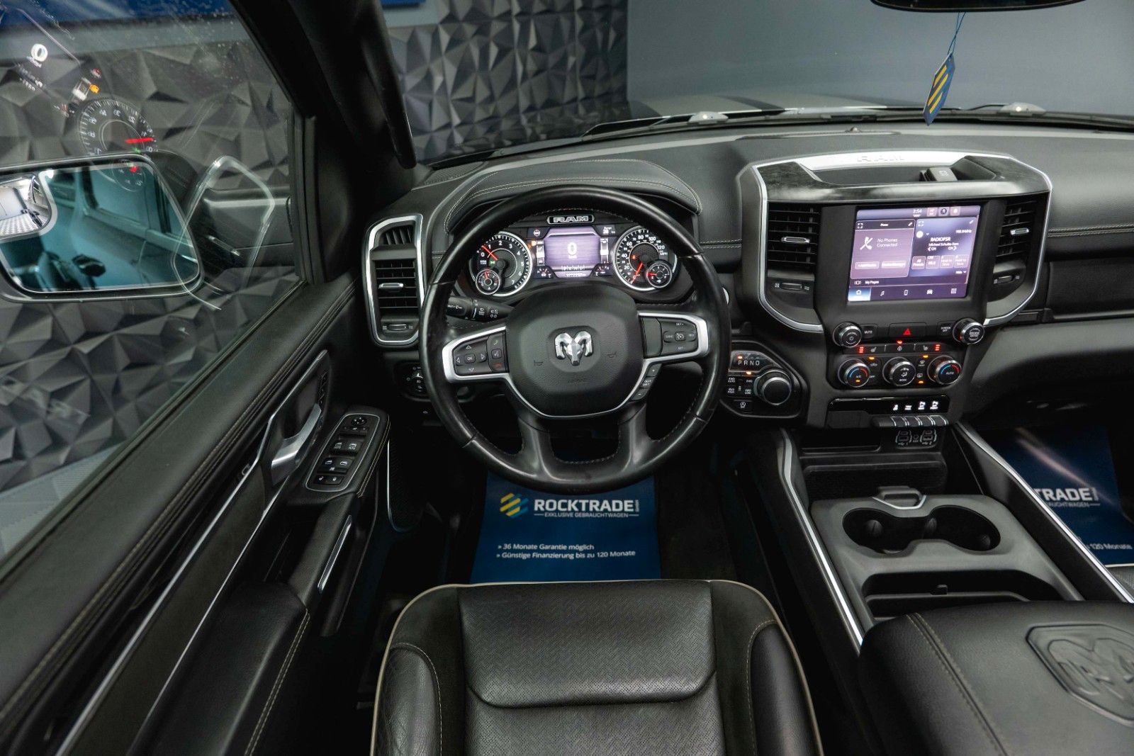 Fahrzeugabbildung Dodge RAM 5.7 V8 HEMI 4x4 Night LARAMIE Pano LED 19%