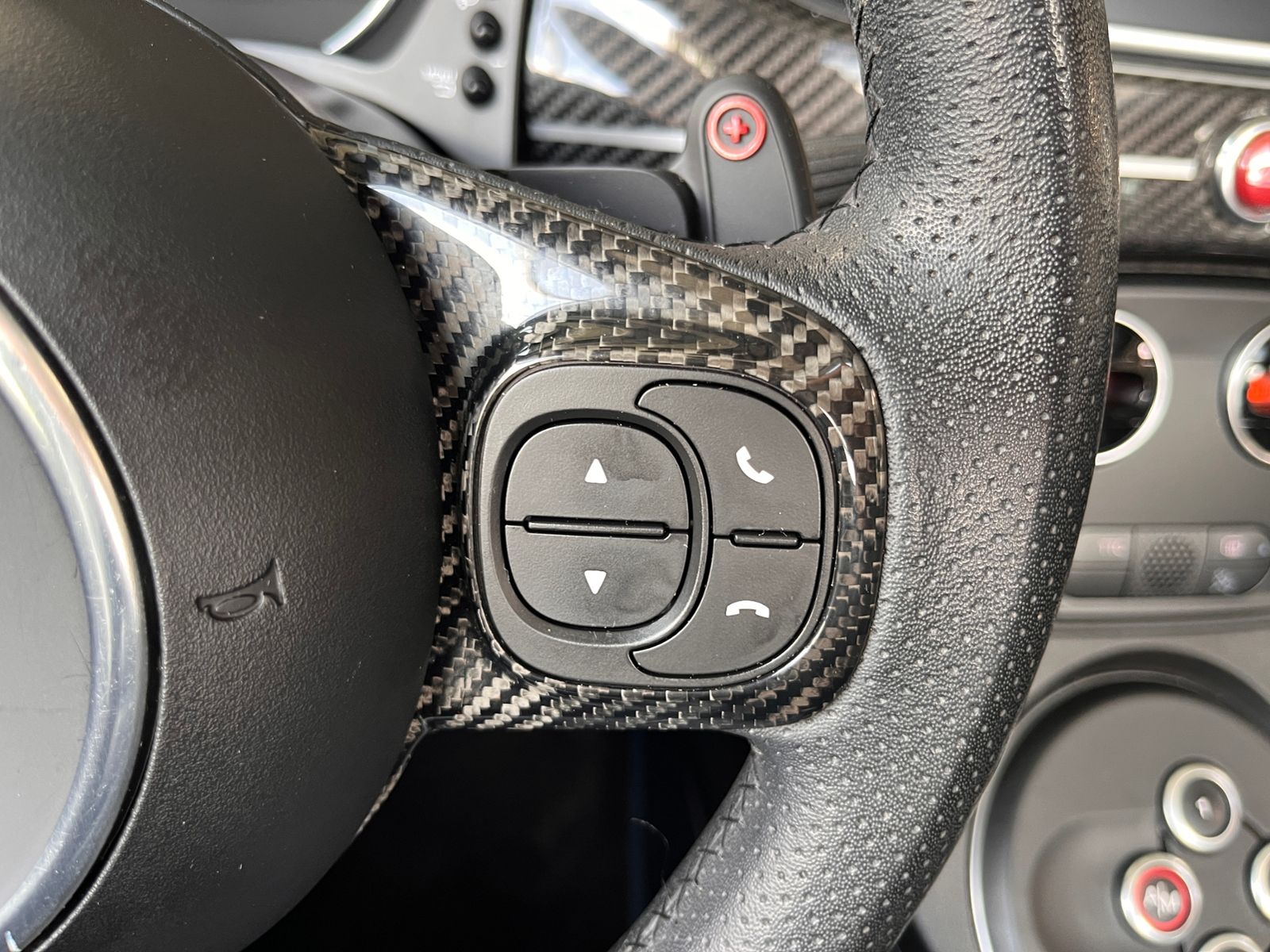 Fahrzeugabbildung Abarth 695C Rivale  Automatik XENON LEDER ALU
