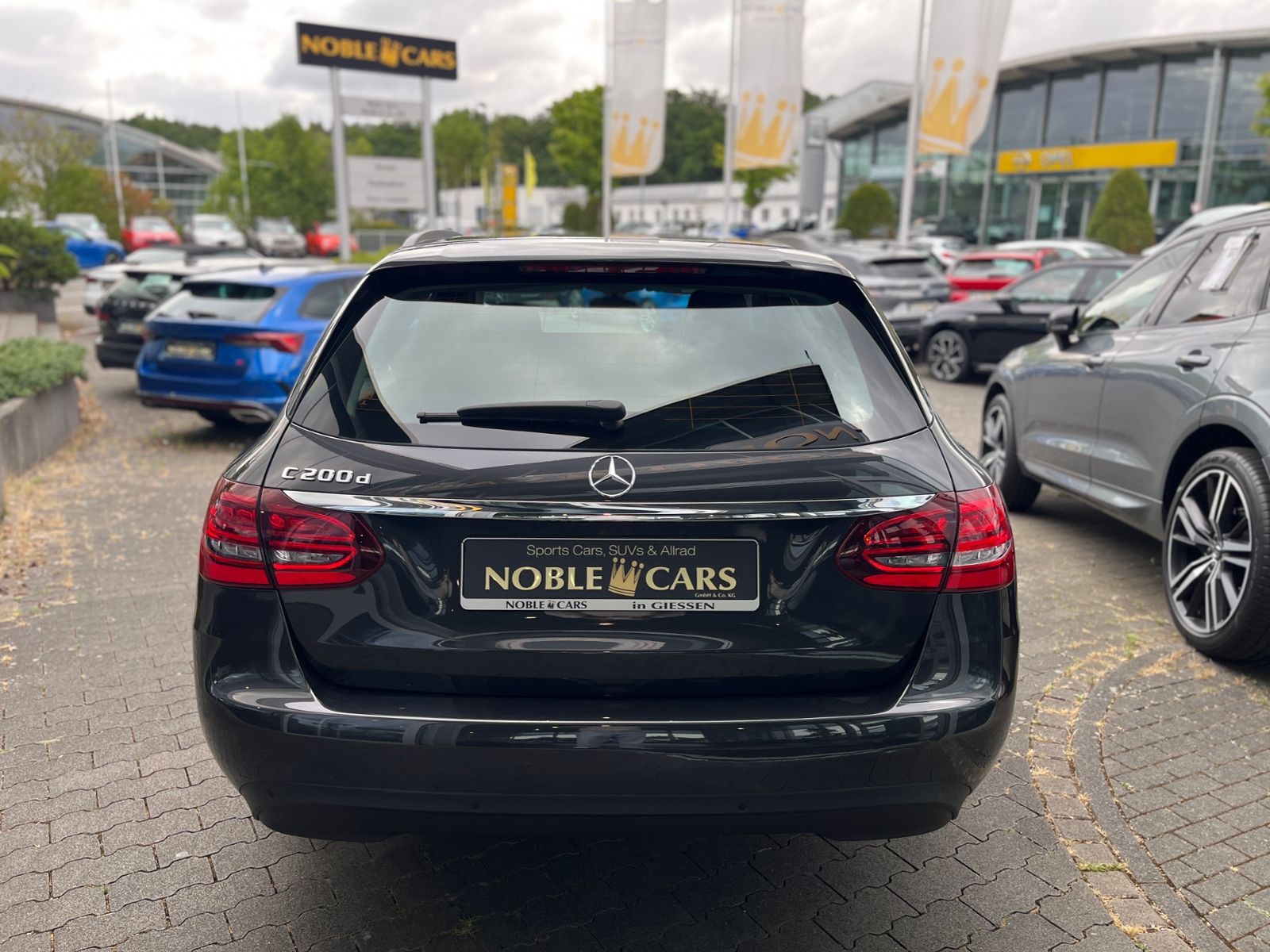 Fahrzeugabbildung Mercedes-Benz C 200 d T LEDER LED NAV SHZ PDC 18"
