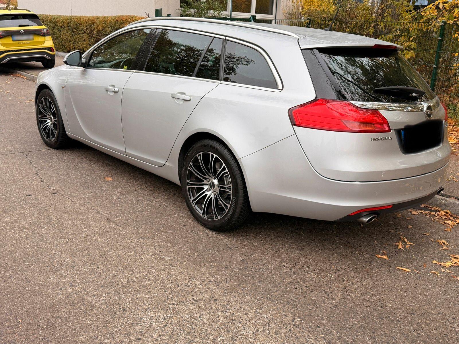 Opel Insignia 2009 — interior