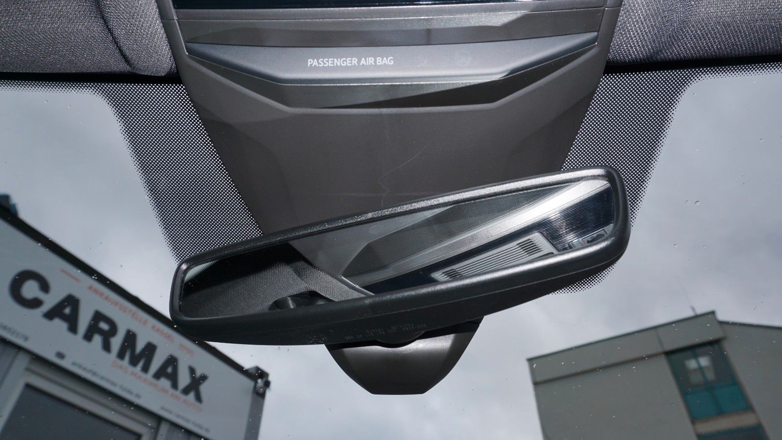 Fahrzeugabbildung Volkswagen T-Roc Style, Leder, Kamera, Black Edition, LED