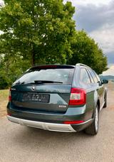 Skoda Octavia TSI DSG 4x4 AHK+PANO+KAM+TEMPO - Skoda Octavia: Allradantrieb