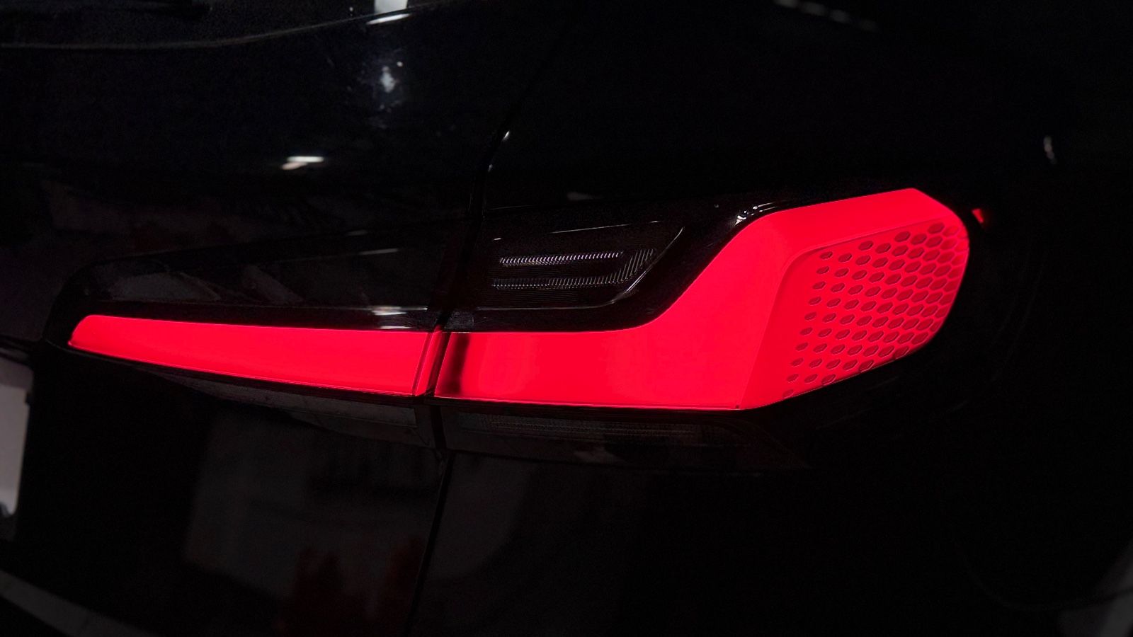 Fahrzeugabbildung BMW 218d Active Tourer|AUTOMATIK|NAVI|HEAD-UP|1.HAND