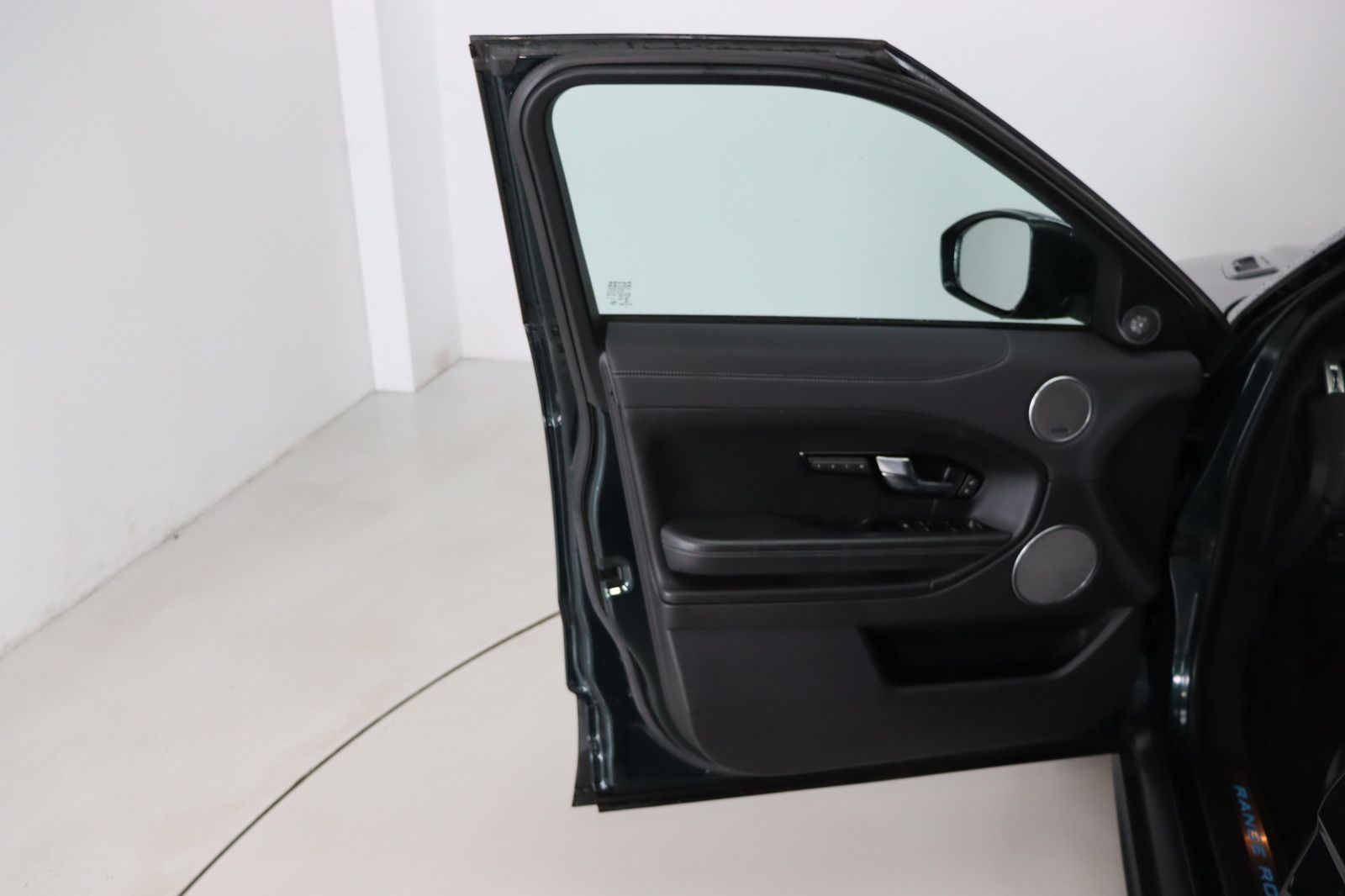 Fahrzeugabbildung Land Rover Range Rover Evoque 2.0 i4D HSE Dynamic