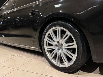 Audi A8 - 12