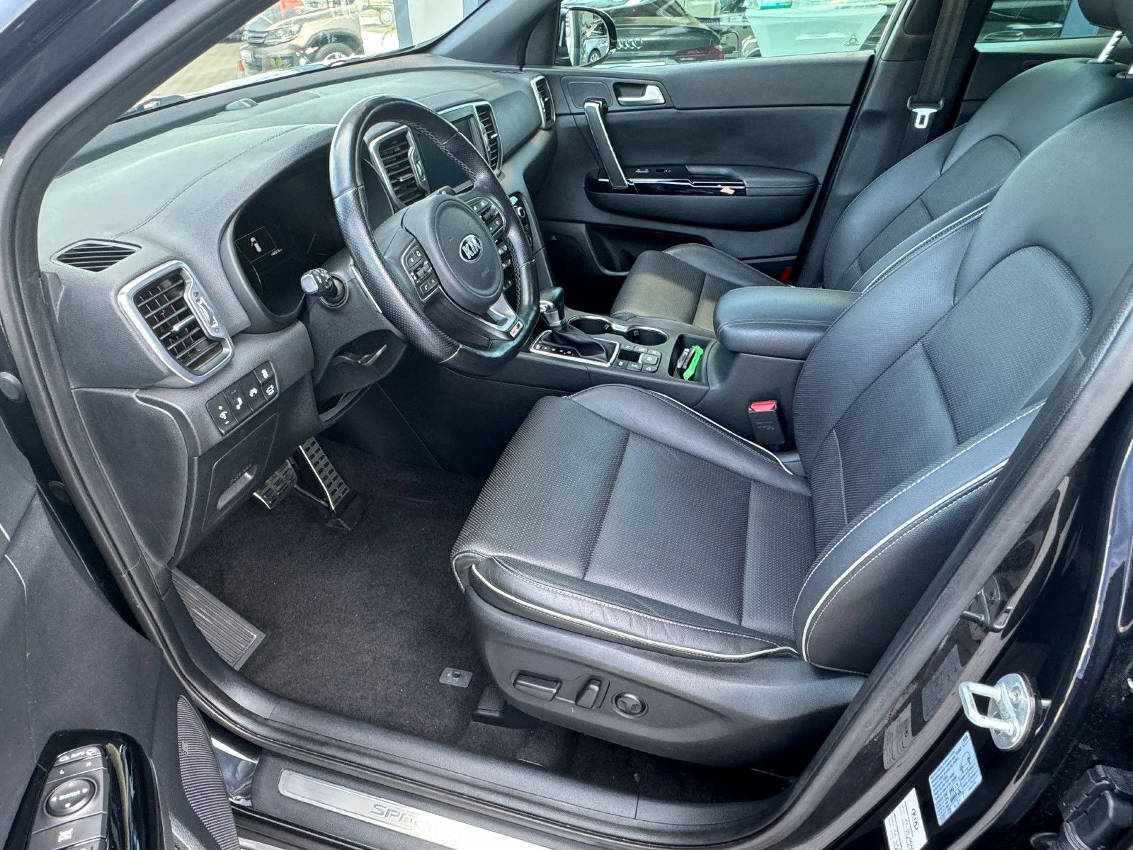 Fahrzeugabbildung Kia Sportage GT-Line 4WD,Navi,Leder,Sitzh,Kamera v+h