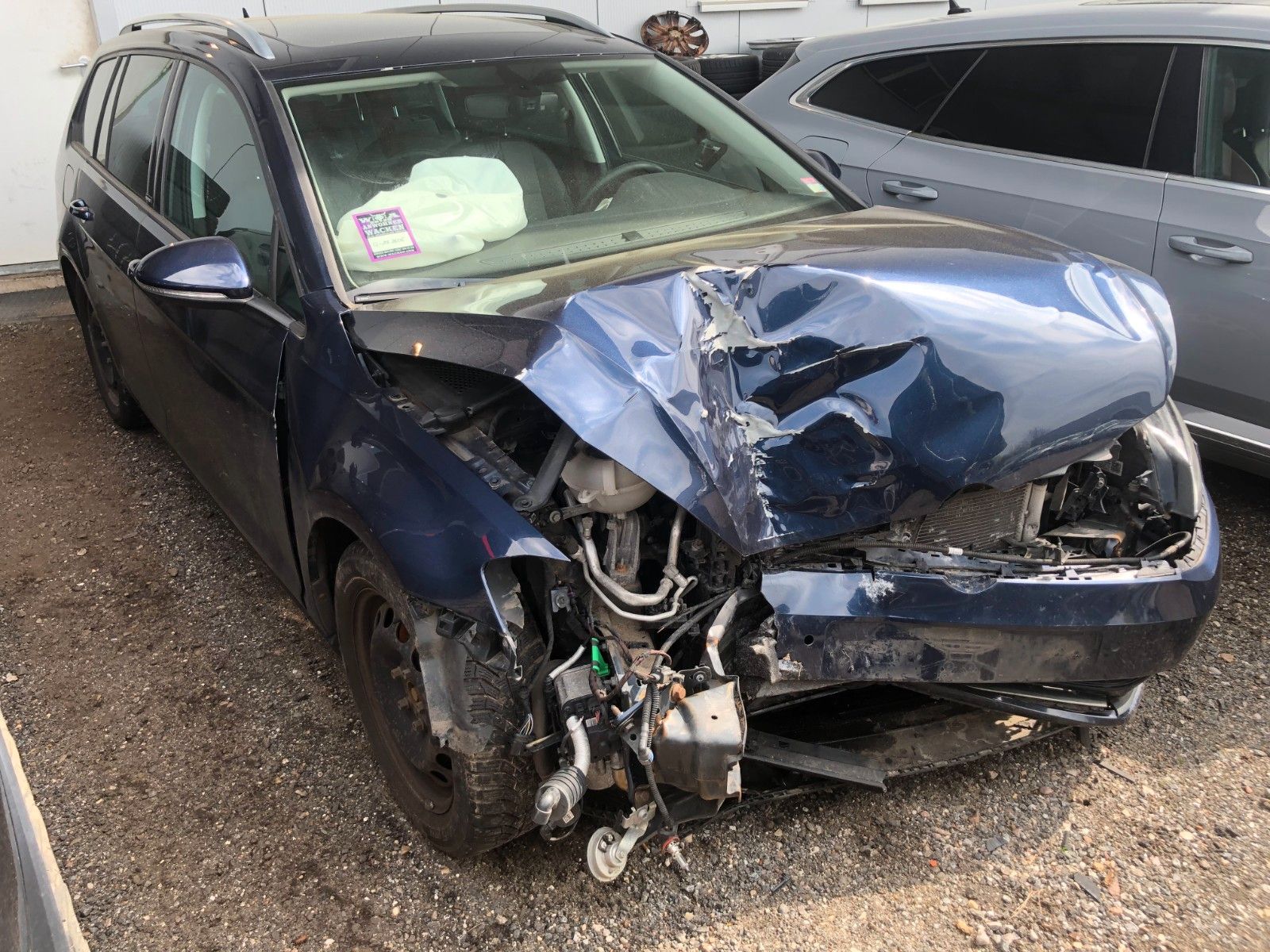 Fahrzeugabbildung Volkswagen Golf VII Variant Allstar Unfall Front