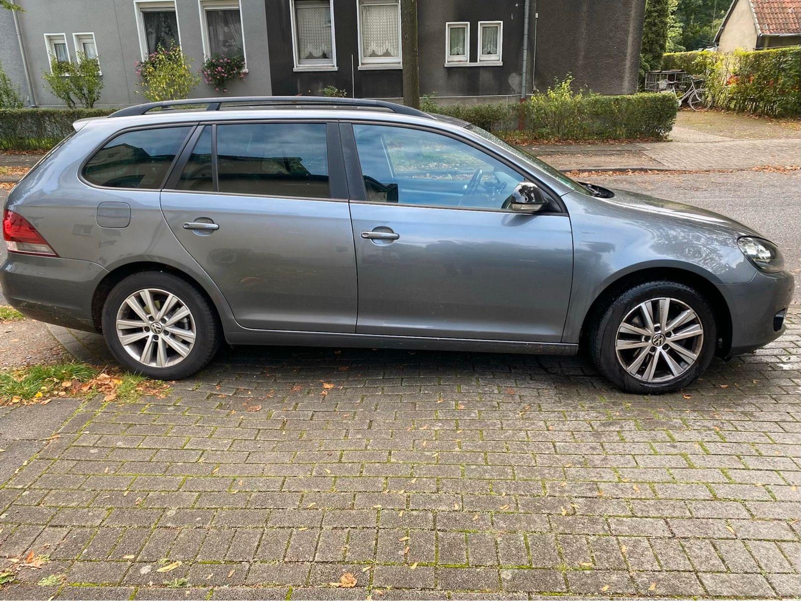 Volkswagen Golf 2013 — interior