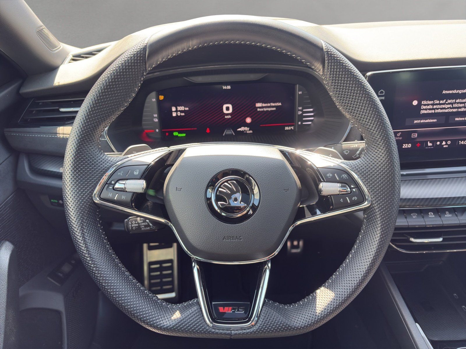 Fahrzeugabbildung SKODA Octavia Combi 1.4 TSI iV RS/PANO/AHK/CANTON/360°