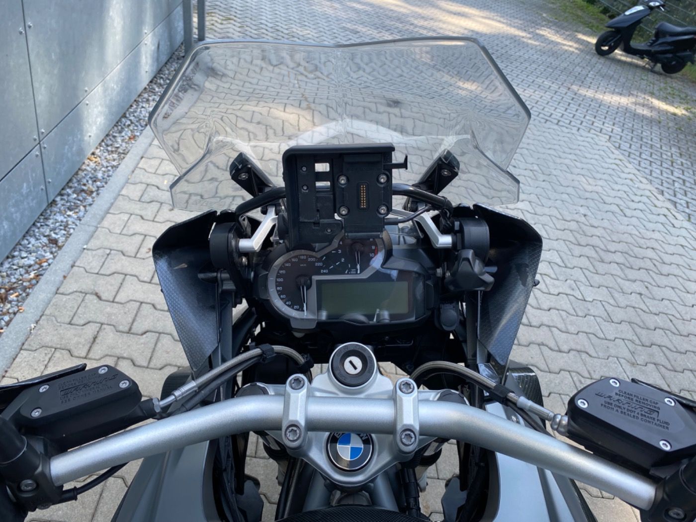 Fahrzeugabbildung BMW R 1200 GS LC Carbon