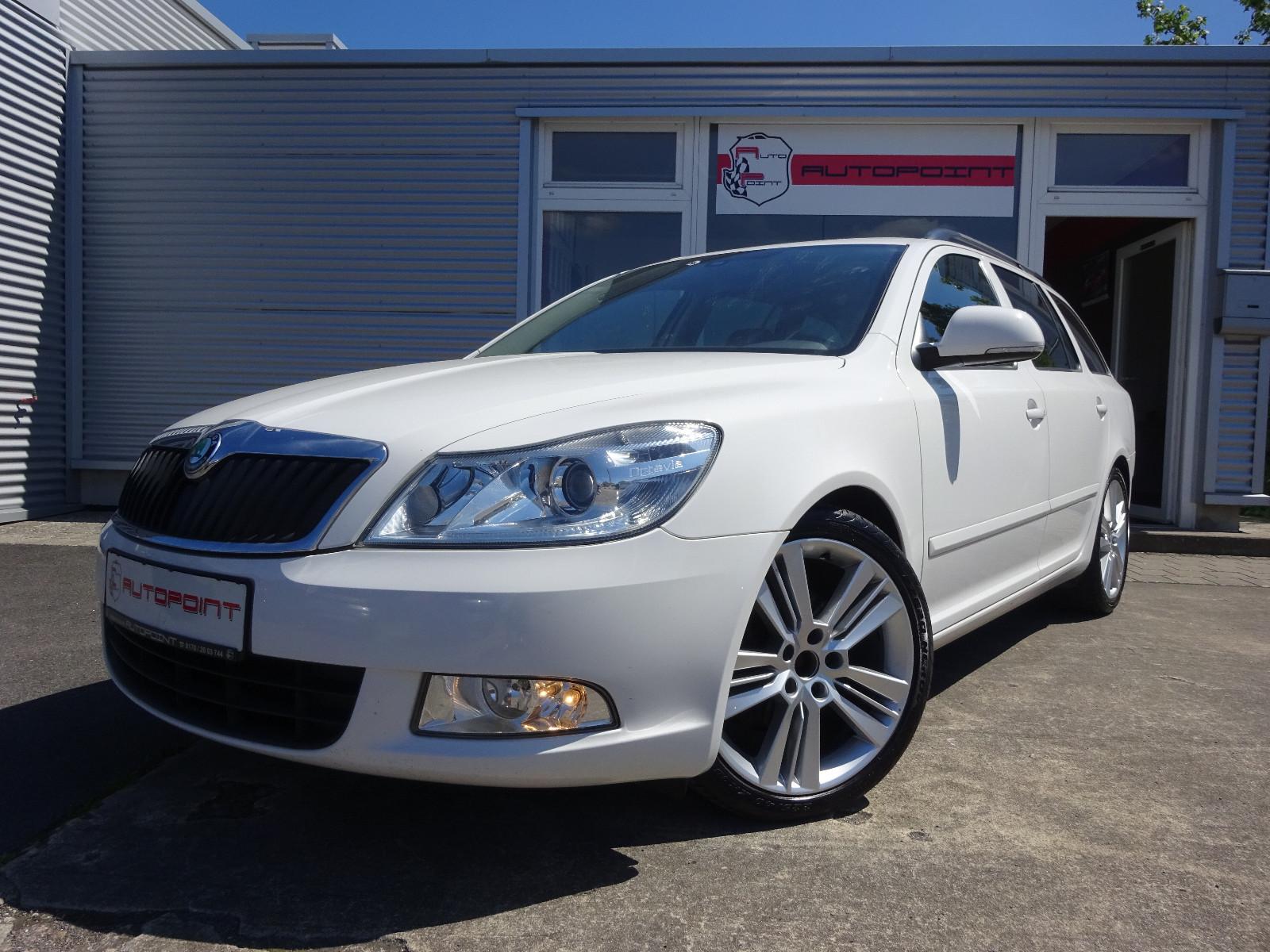 Skoda OCTAVIA 2.0TDI DSG COMBI NAVI SHZ 18" RS ALU