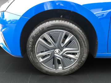 Skoda Fabia 1.0 TSI Tour *2xPDC*Klima*LED*DAB*SHZ*elFH