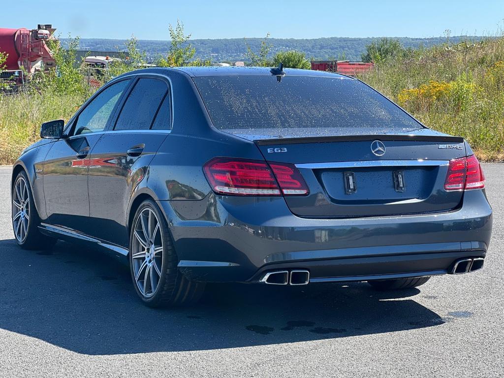 Mercedes-Benz E 63 AMG