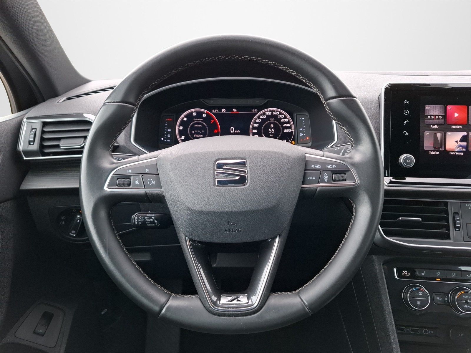 SEAT Tarraco 1.5 TSI Xcellence 7-SITZER / AHK / ACC / - Image 11