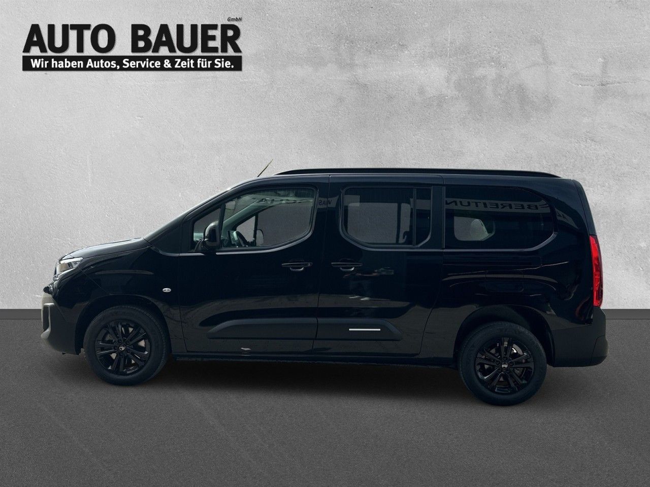 Fahrzeugabbildung Citroën Berlingo MPV Plus XL - mit KI generiert/bearbeitet
