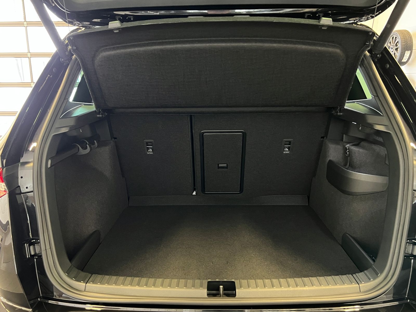 Fahrzeugabbildung SKODA Karoq Sportline 2.0 TDI DSG 4x4 *AHK,Canton-Soun
