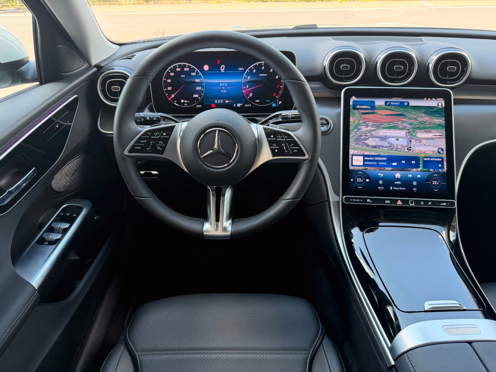 Fahrzeugabbildung Mercedes-Benz C 200 T Avantgarde+RKamera+AHK+AmbientePrem+