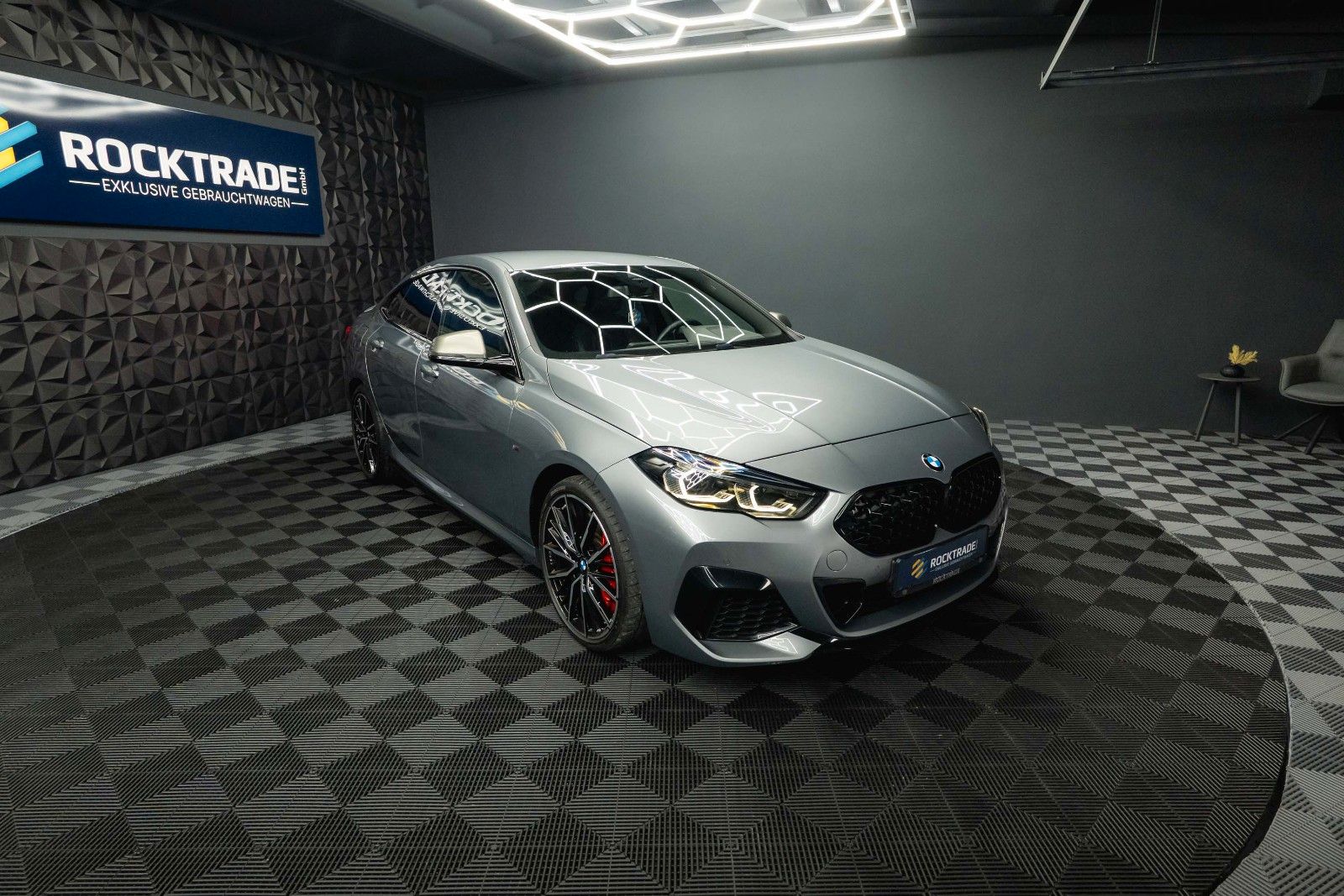 Fahrzeugabbildung BMW M235i xDrive M-Sport Pro Performance Shadow LED