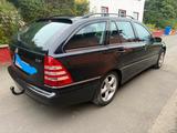 Mercedes-Benz 220 - Mercedes 220 mit Schiebedach