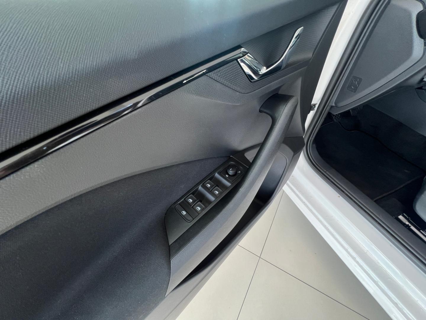 Skoda Kamiq Ambition 1.0 TSI ''Lane Assist''PDC hinten, миниатюра 8